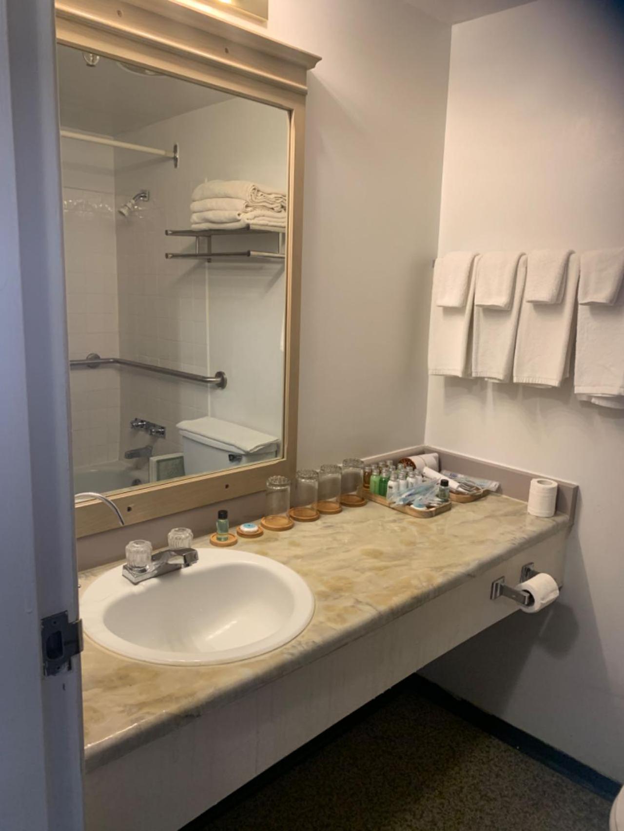 Providence Place Inn Port Hardy Luaran gambar
