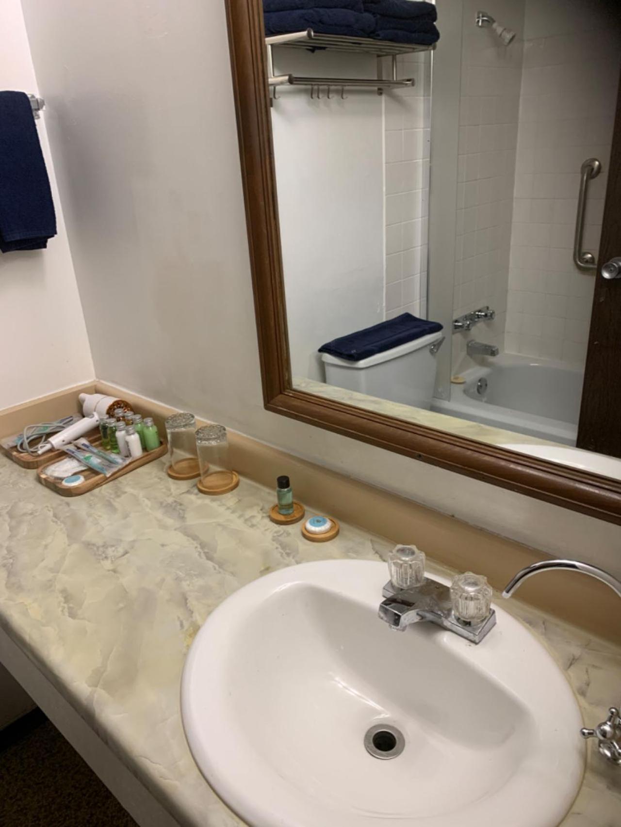 Providence Place Inn Port Hardy Luaran gambar